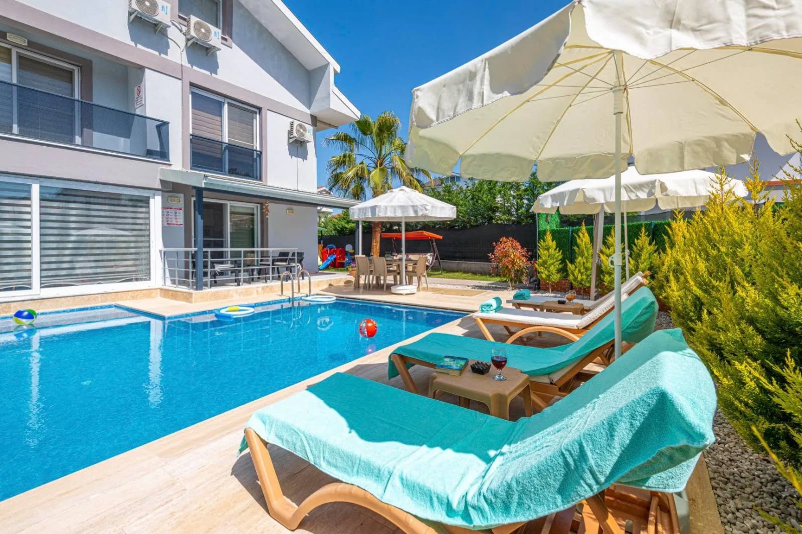Fethiye Çiftlik'te Sakin Konumda, Özel Havuzlu, Modern Villa görsel 1
