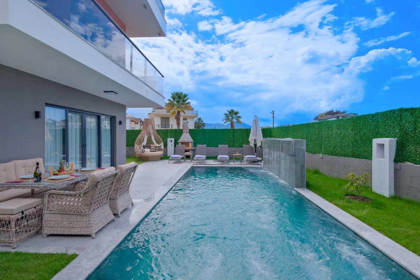 Fethiye Foça'da Geniş Ailelere Uygun, Özel Havuzlu, Merkezi Villa görsel 1