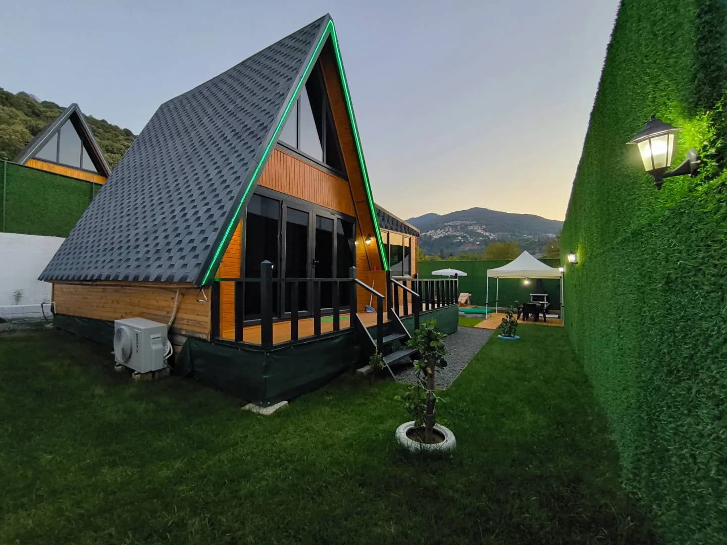 Sapanca Kırkpınar'da Modern Tasarımlı, Isıtmalı Havuzlu, 2+1 Bungalov görsel 1