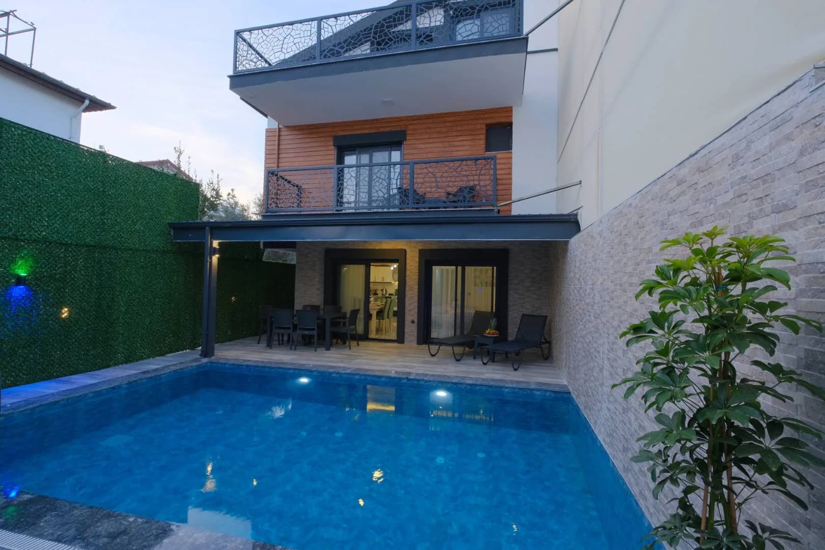Fethiye Akarca'da Merkezi Konumda, Özel Havuzlu, Lüks Kiralık Villa görsel 2