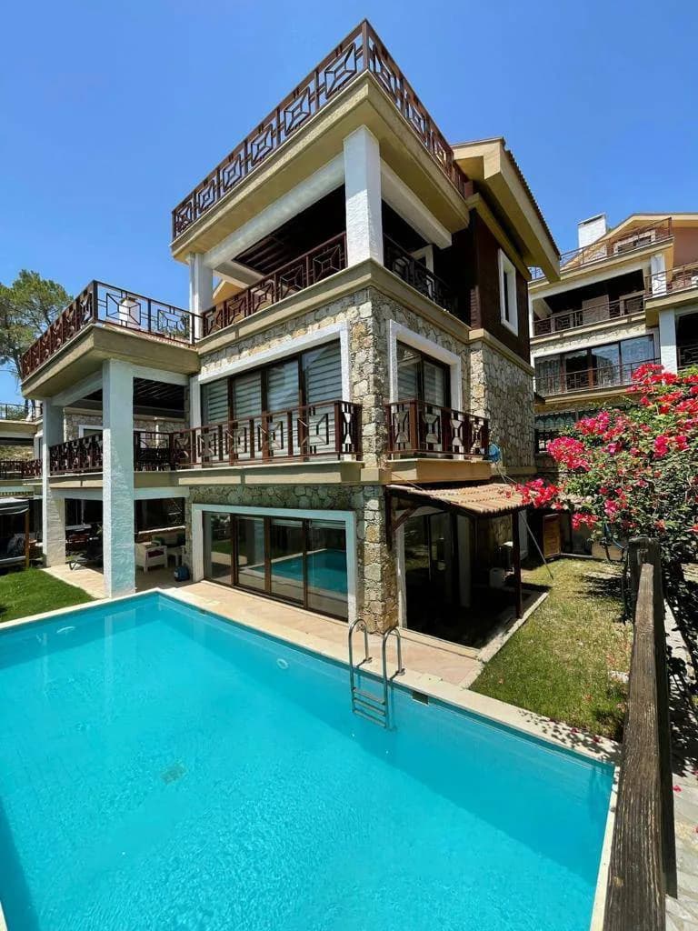Fethiye Göcek'te Modern Tasarımlı, Özel Havuzlu, Kiralık Villa görsel 1