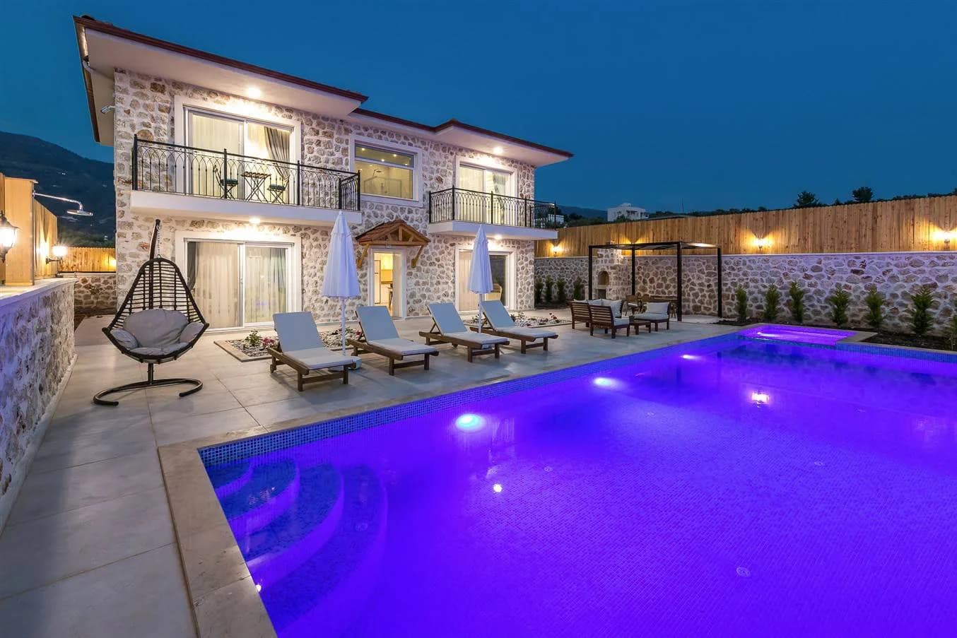 Kaş Üzümlü'de Muhteşem Doğa Manzaralı, Özel Havuzlu, Taş Villa görsel 2