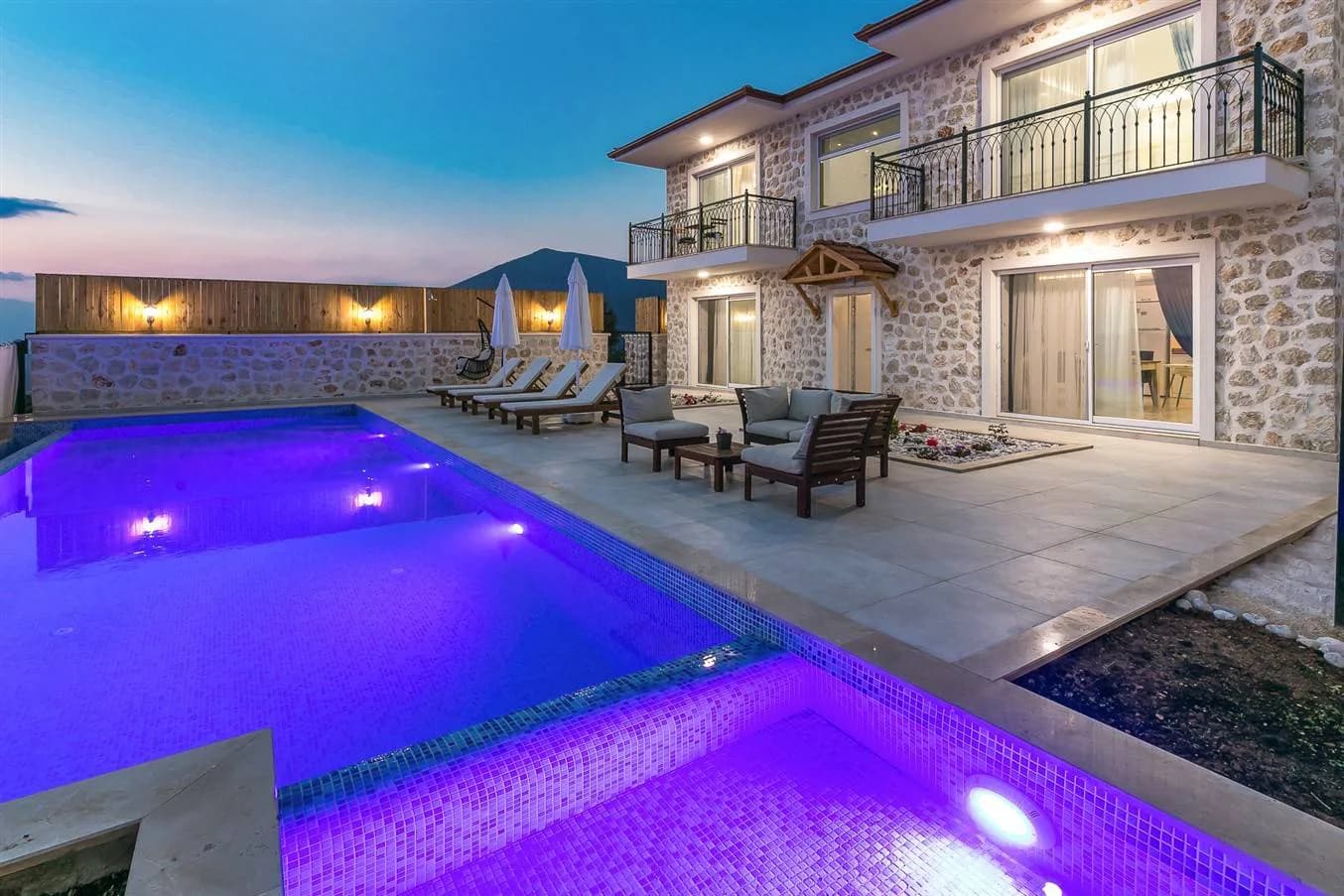 Kaş Üzümlü'de Muhteşem Doğa Manzaralı, Özel Havuzlu, Taş Villa görsel 3