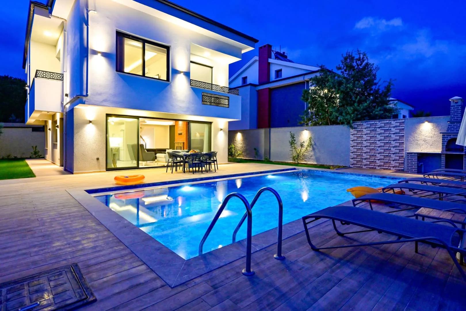 Fethiye Ölüdeniz'de Geniş Bahçede, Özel Havuzlu, Merkezi Villa görsel 1