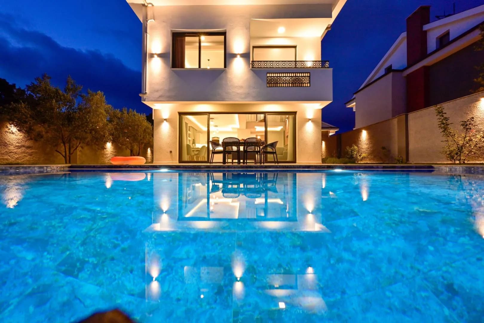 Fethiye Ölüdeniz'de Geniş Bahçede, Özel Havuzlu, Merkezi Villa görsel 3