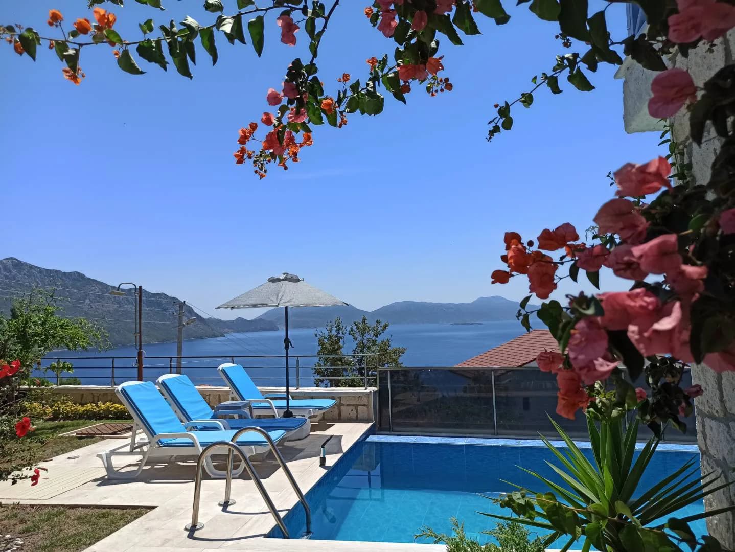 Muğla Marmaris'te Deniz ve Doğa Manzaralı, Özel Havuzlu, Kiralık Villa görsel 2