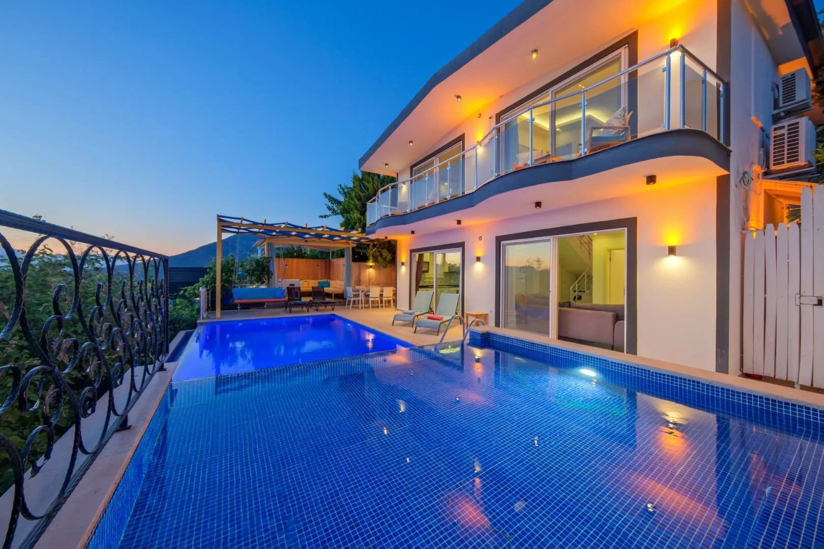 Kaş Kalkan'da Sakin Konumda, Özel Havuzlu, Konforlu Villa görsel 1
