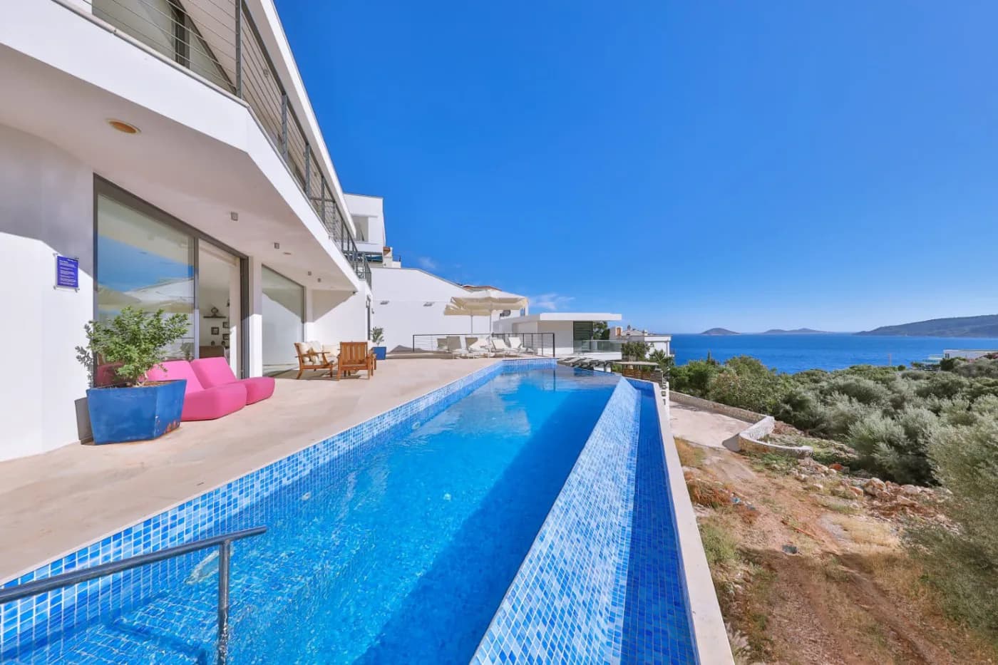 Kalkan'da Deniz Manzaralı, Yetişkin ve Çocuk Havuzlu, Merkezi Villa görsel 2