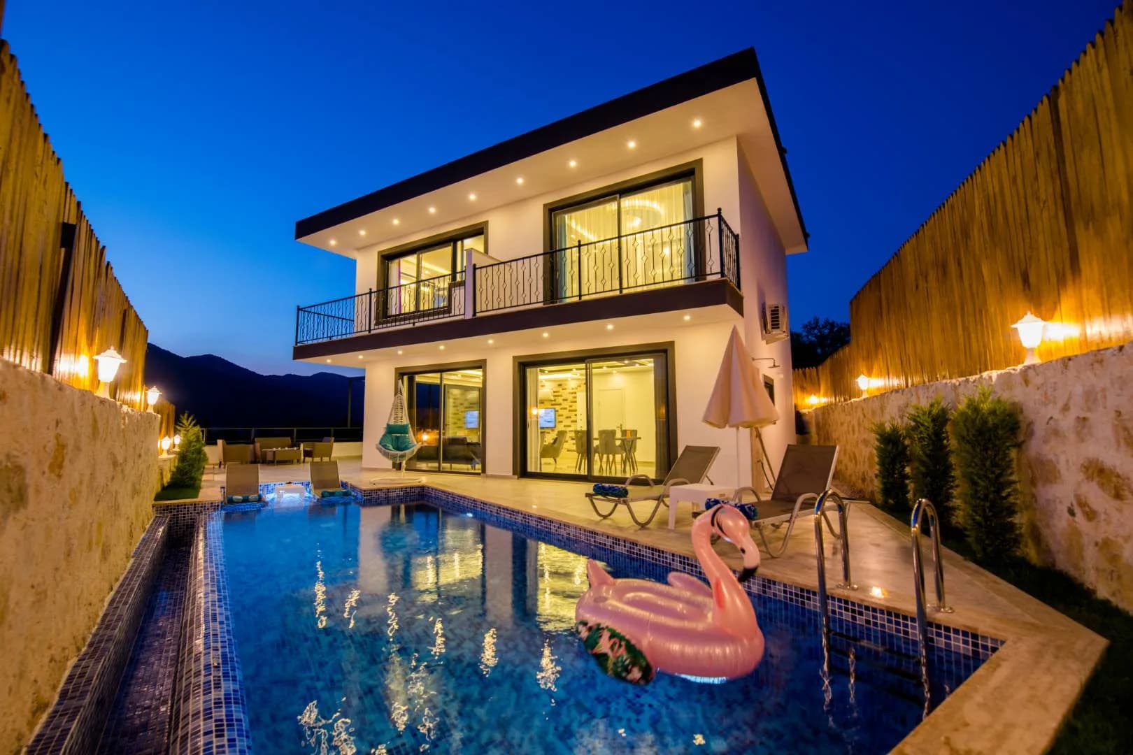 Kaş Sarıbelen'de Sakin Konumda, Özel Havuzlu, Jakuzili Villa görsel 1