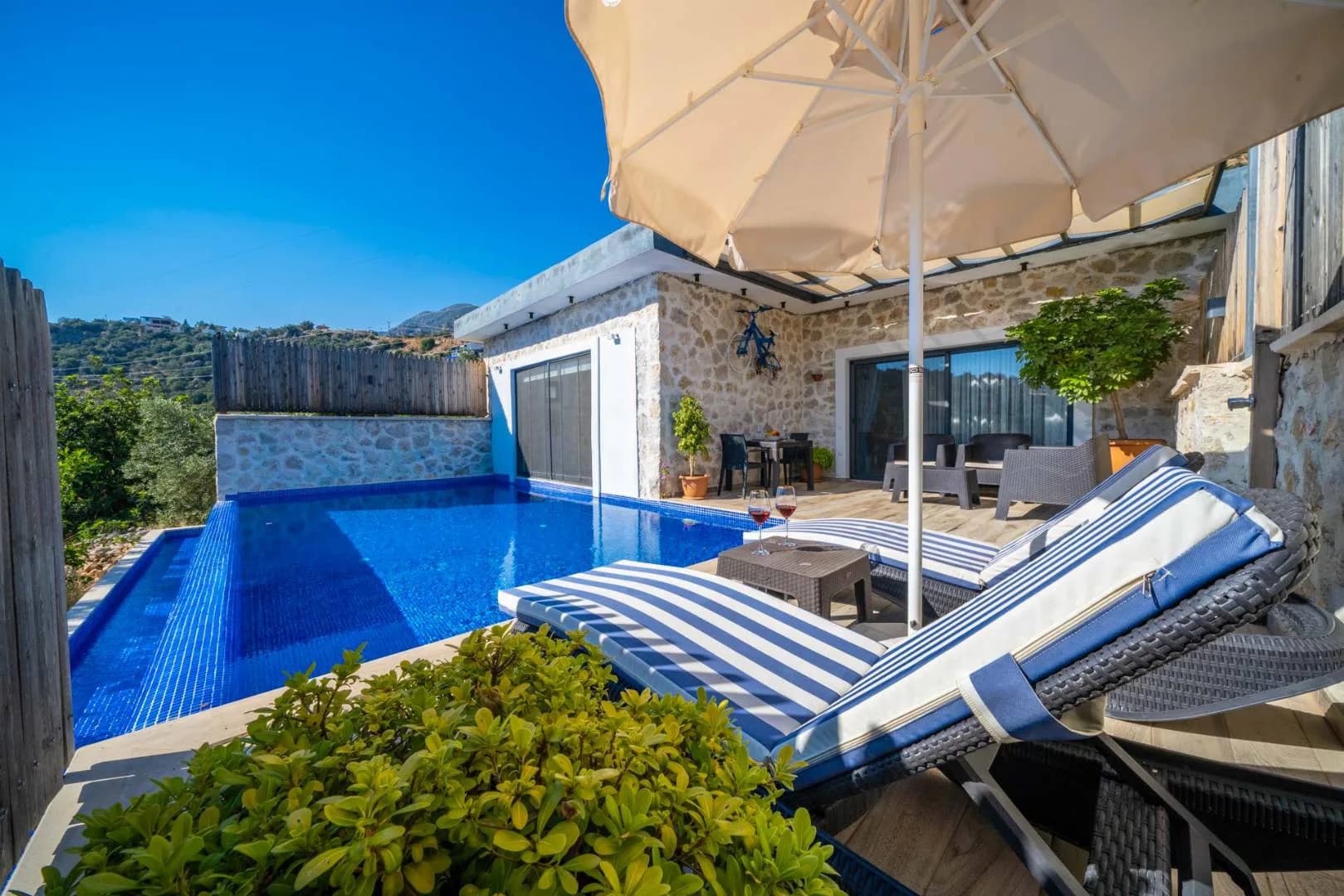 Kaş Bezirgan'da Muhteşem Doğada, Isıtmalı Havuzlu, Modern Villa görsel 3
