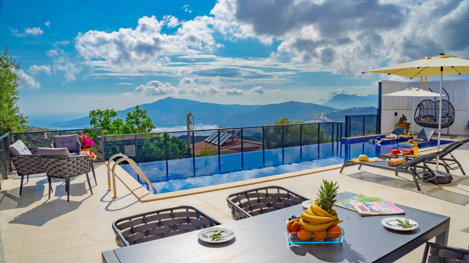 Kaş Bezirgan'da Enfes Deniz Manzaralı, Özel Havuzlu, Jakuzili Villa görsel 3