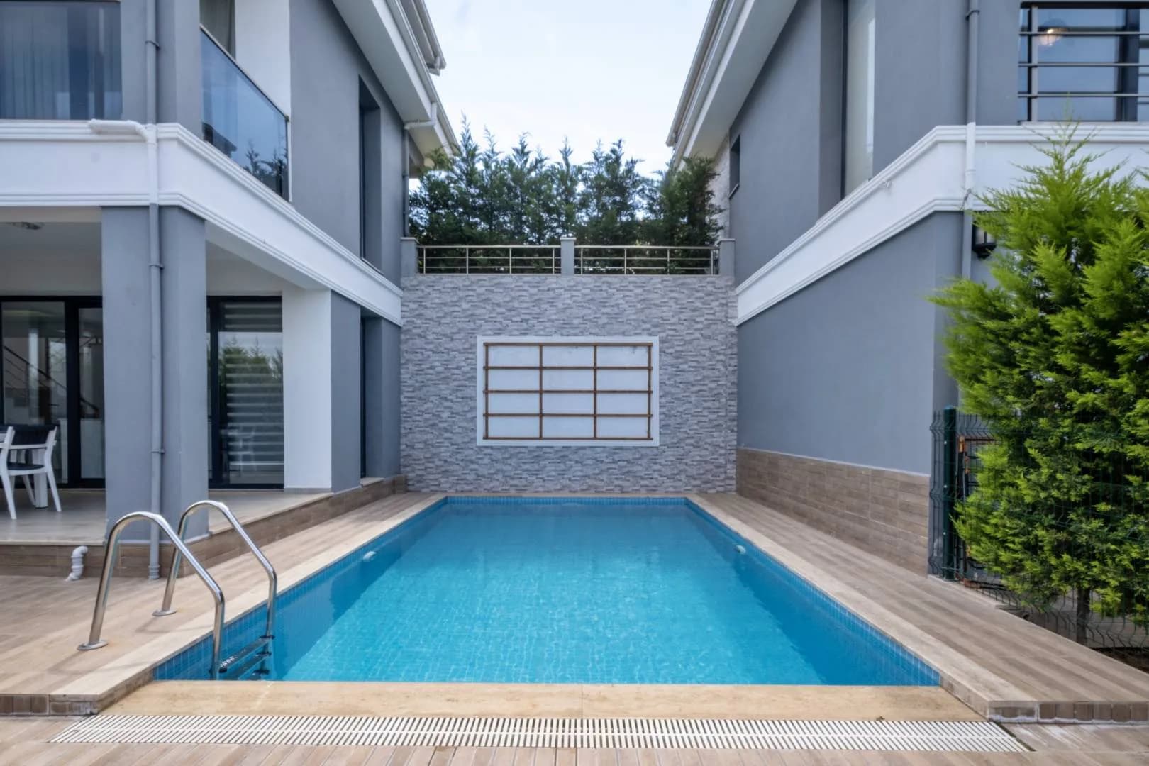 Muğla Fethiye'de Muhteşem Manzaralı, Özel Havuzlu, Konforlu Villa görsel 2