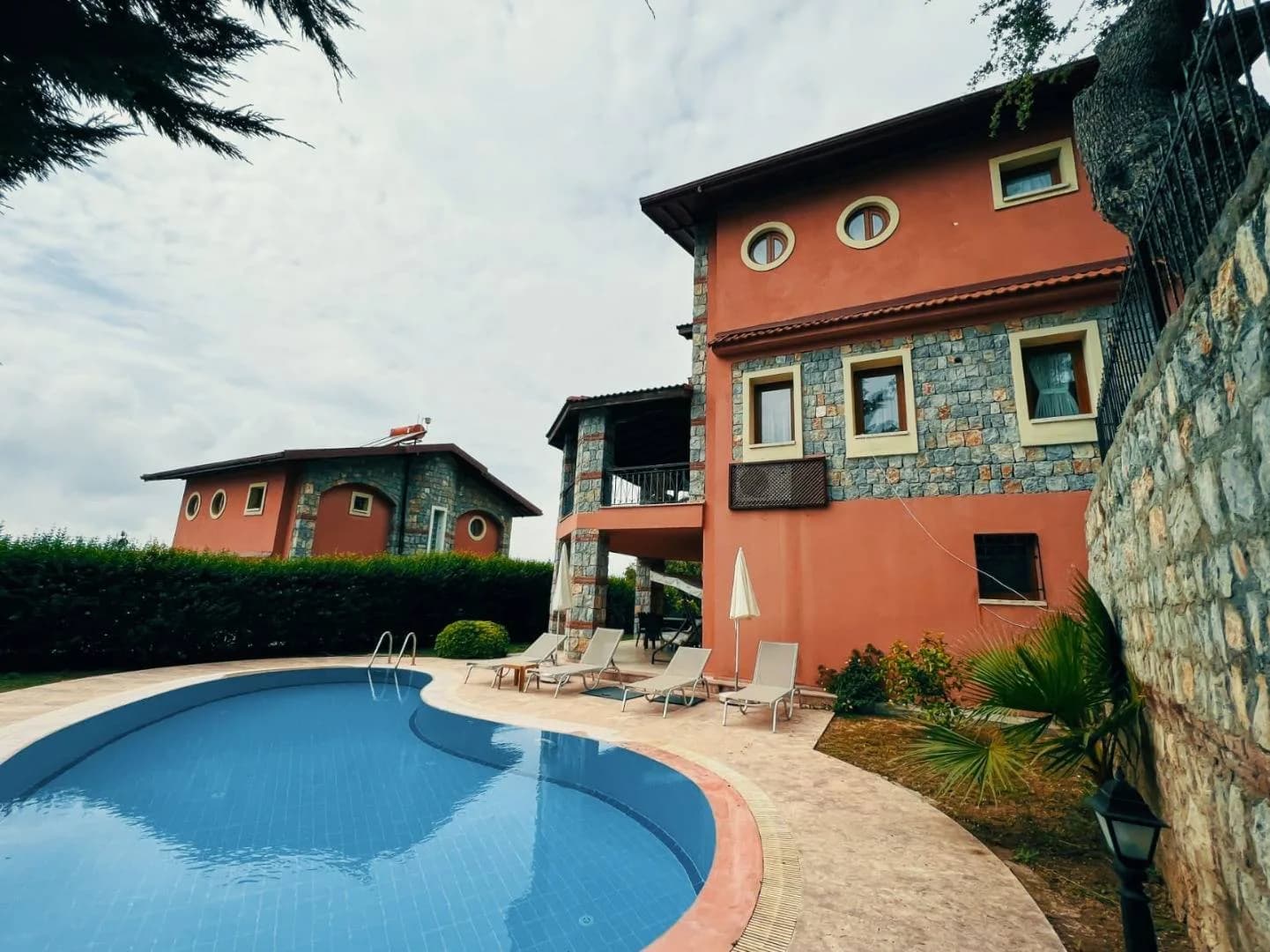 Fethiye Ölüdeniz'de Kalabalık Ailelere Uygun, Özel Havuzlu, Taş Villa görsel 2