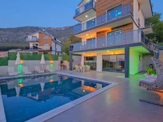 Fethiye Ölüdeniz'de Geniş Bahçeli, Özel Havuzlu, Hamamlı Villa görsel 1
