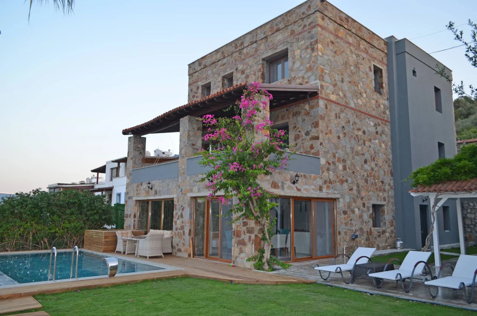 Bodrum Torba'da Muhteşem Deniz Manzaralı, Özel Havuzlu, Kiralık Villa görsel 1