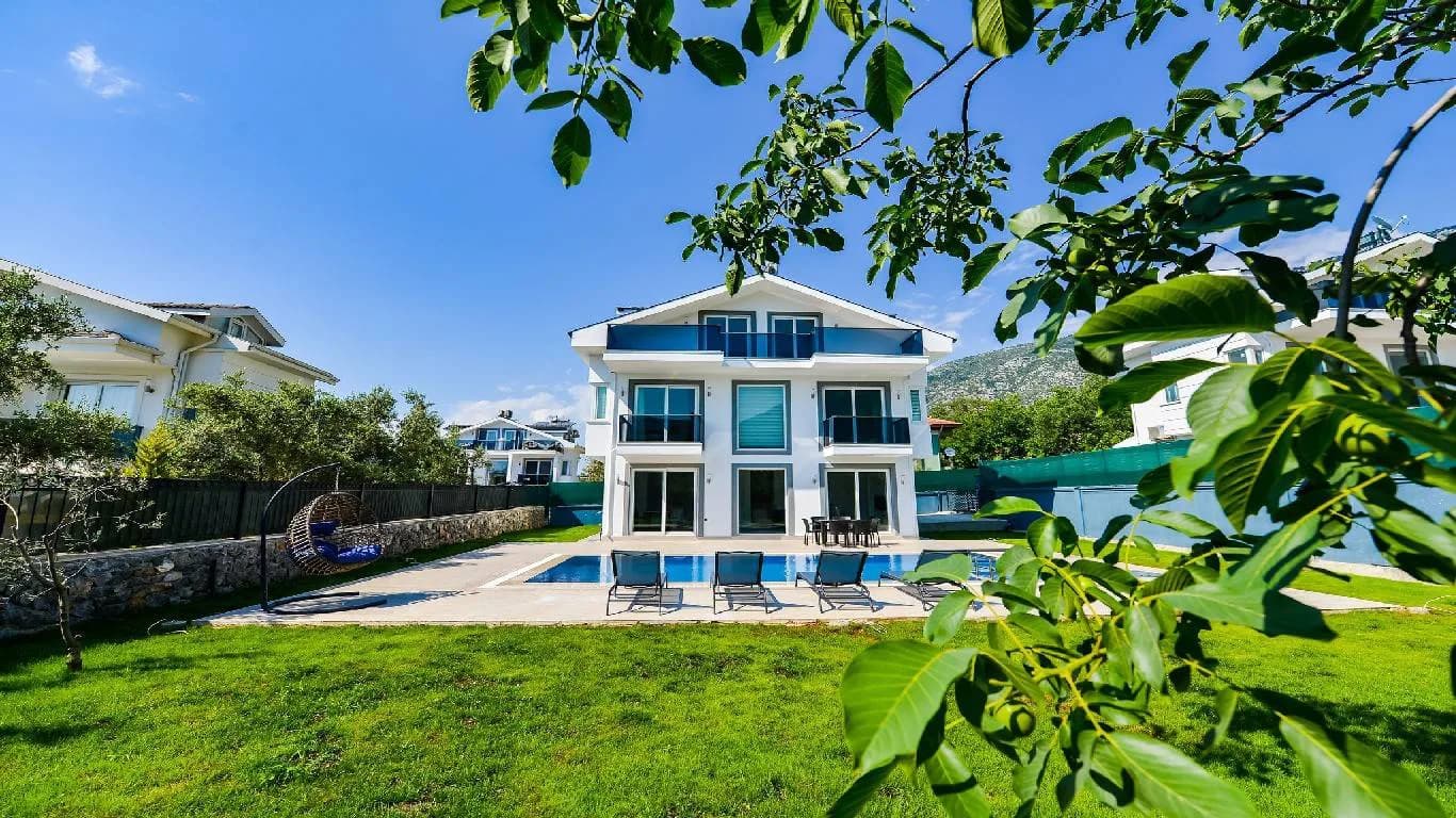 Fethiye Ölüdeniz'de Geniş Bahçeli, Özel Havuzlu, Lüks Villa görsel 2