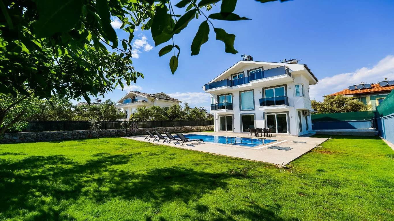 Fethiye Ölüdeniz'de Geniş Bahçeli, Özel Havuzlu, Lüks Villa görsel 1