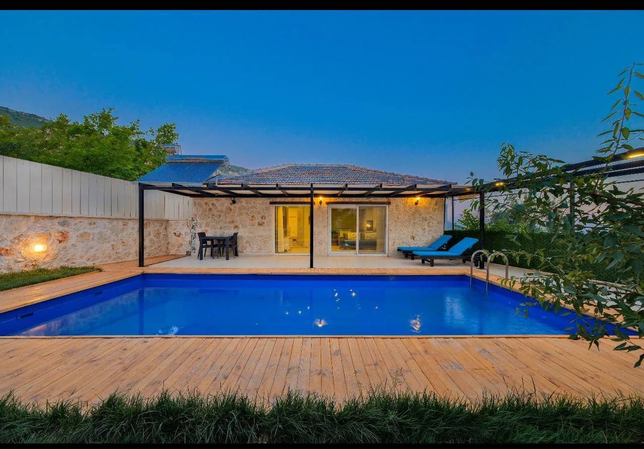 Kaş İslamlar'da Yeşillikler İçerisinde, Özel Havuzlu, Modern Villa görsel 1