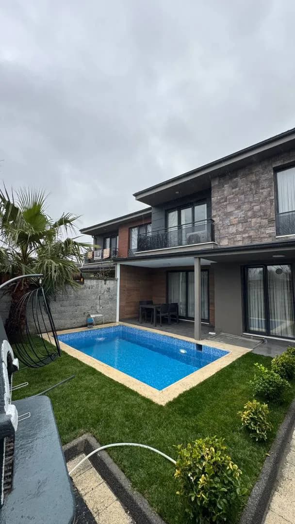 Sapanca Kırkpınar'da Nezih Konumda, Isıtmalı Havuzlu, Lüks Villa görsel 1