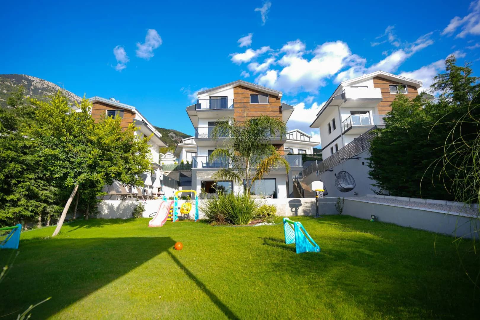 Fethiye Ölüdeniz'de Modern Tasarımlı, Isıtmalı Havuzlu, Ferah Villa görsel 1