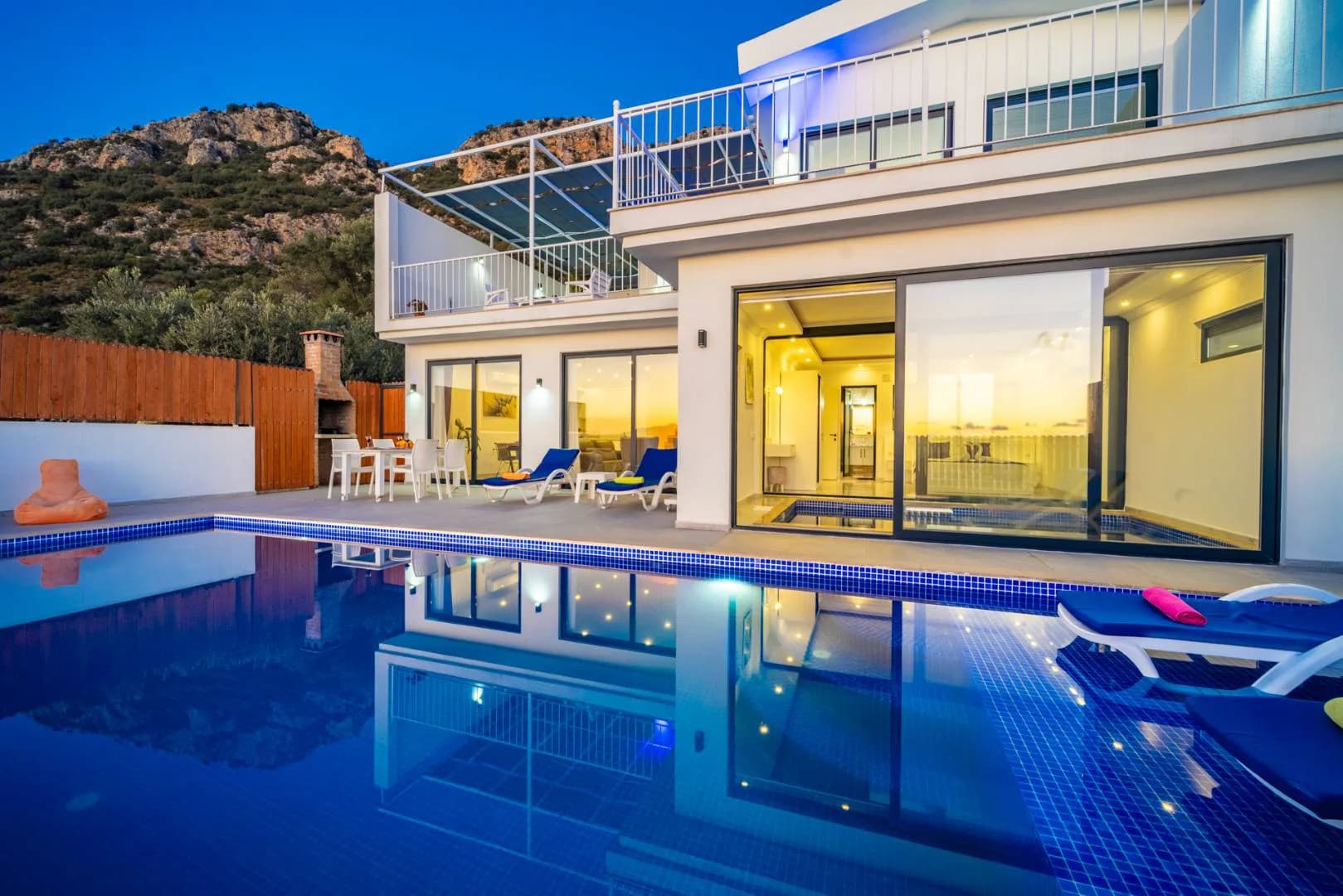 Kaş Bezirgan'da Doğa ve Deniz Manzaralı, Özel Havuzlu, Kiralık Villa görsel 1