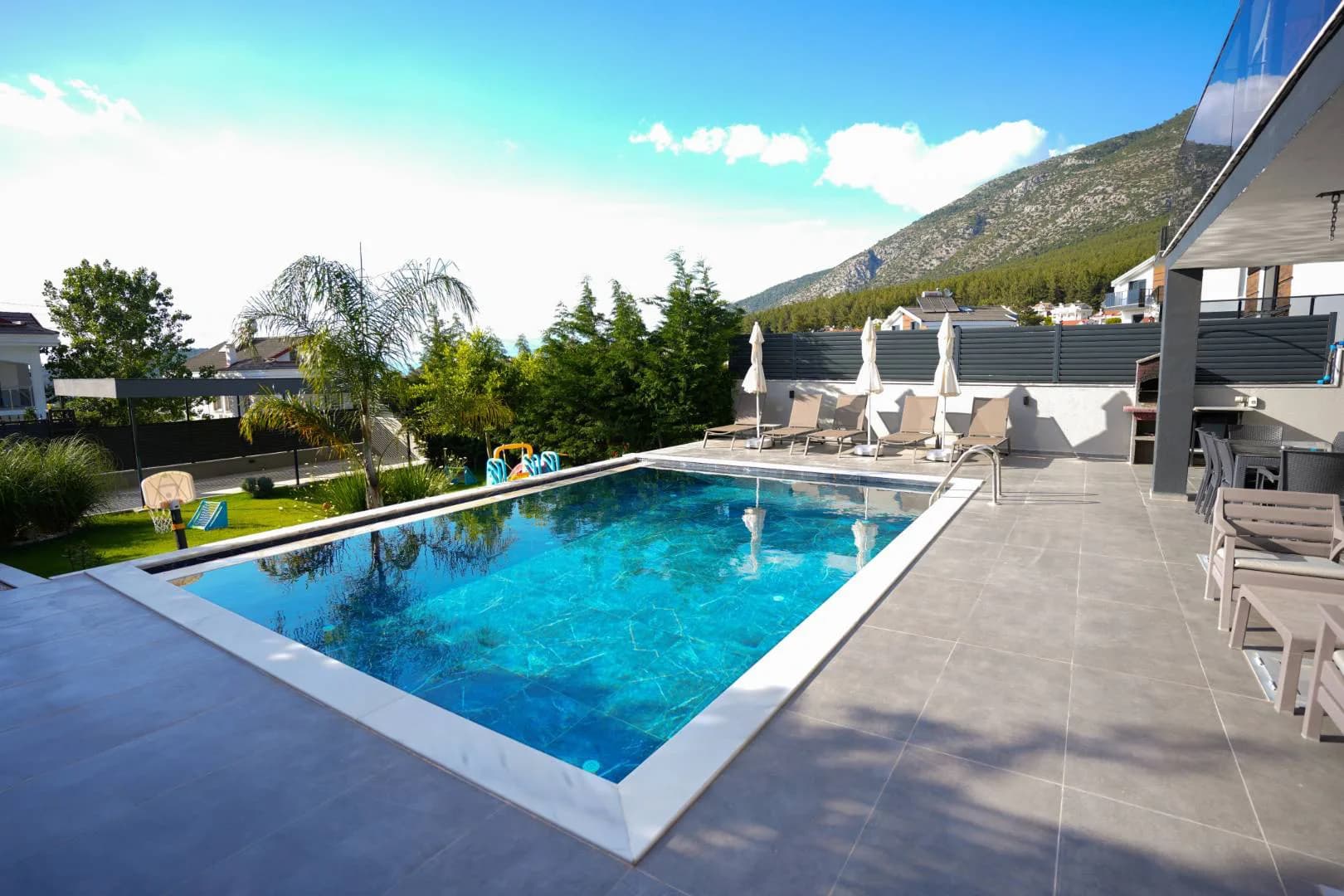 Fethiye Ölüdeniz'de Çocuk Oyun Alanlı, Özel Havuzlu, Lüks Villa görsel 1