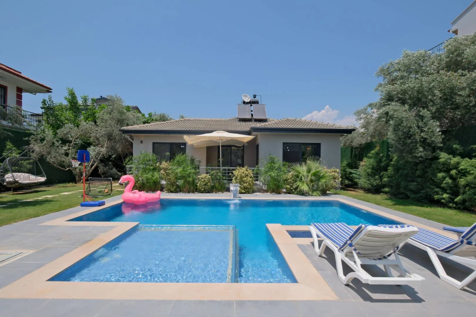 Fethiye Karaçulha'da Yemyeşil Bahçeli, Özel Havuzlu, Jakuzili Villa görsel 2