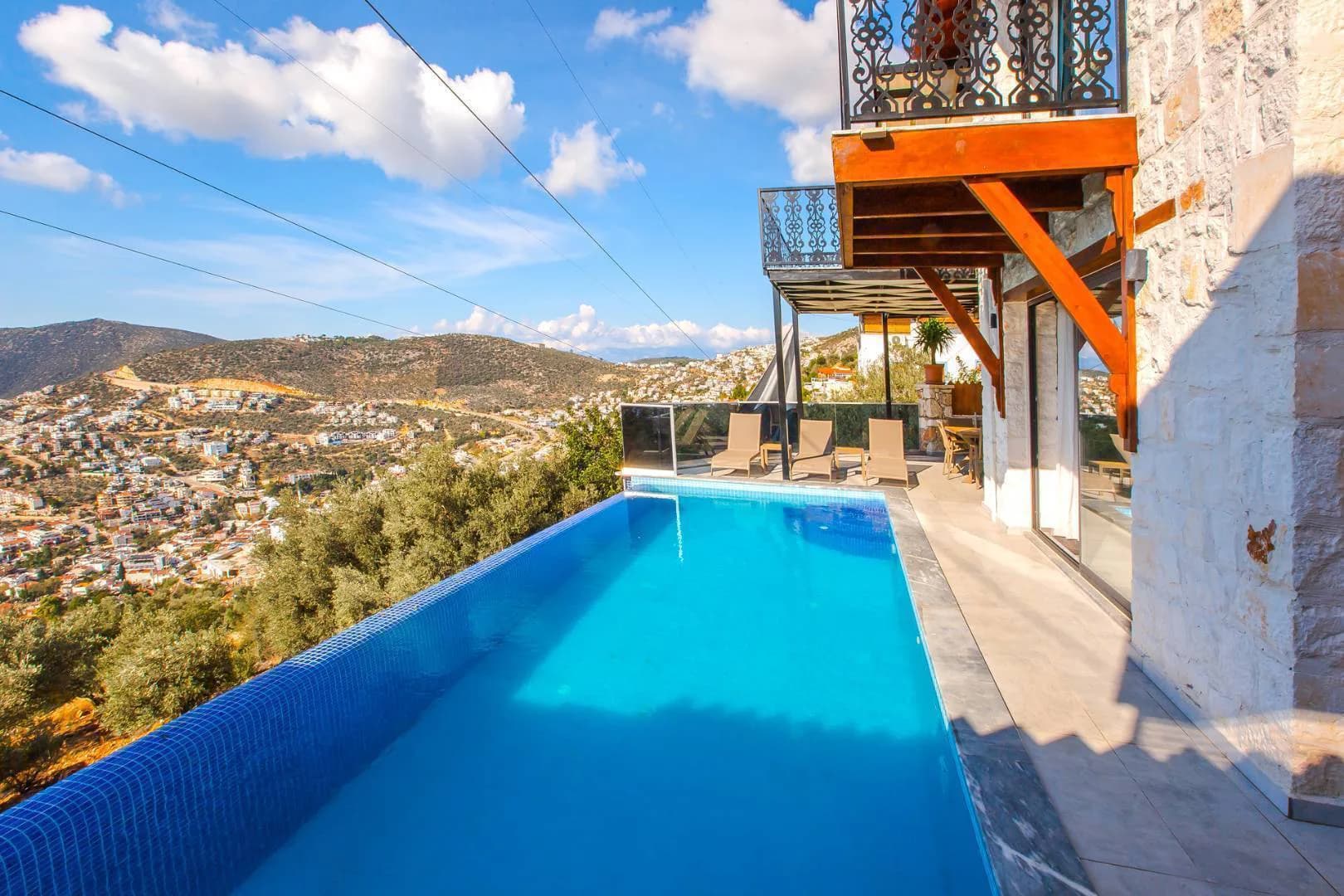 Kaş Bezirgan'da Enfes Deniz Manzaralı, Özel Havuzlu, 4 Kişilik Villa görsel 3