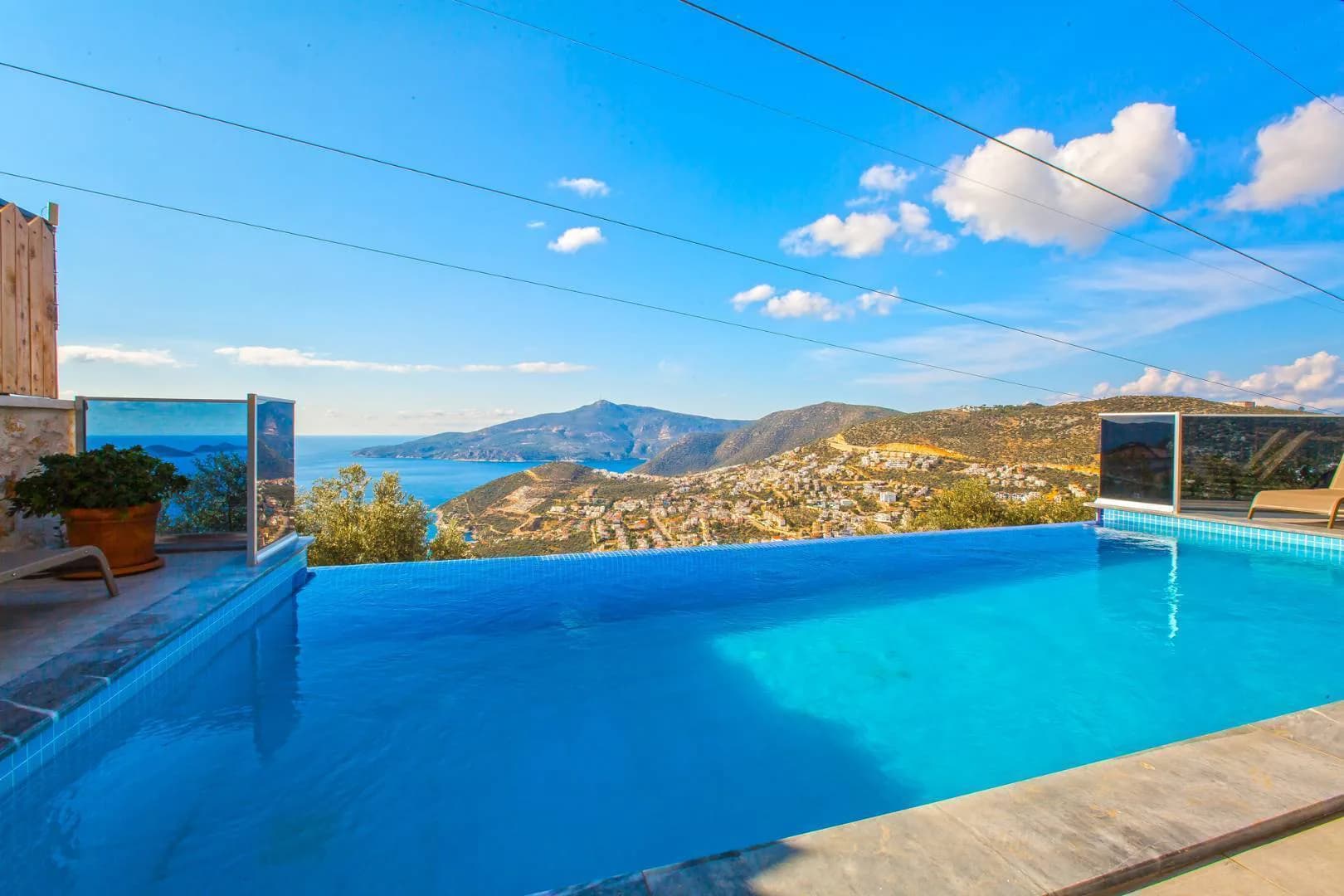 Kaş Bezirgan'da Enfes Deniz Manzaralı, Özel Havuzlu, 4 Kişilik Villa görsel 1