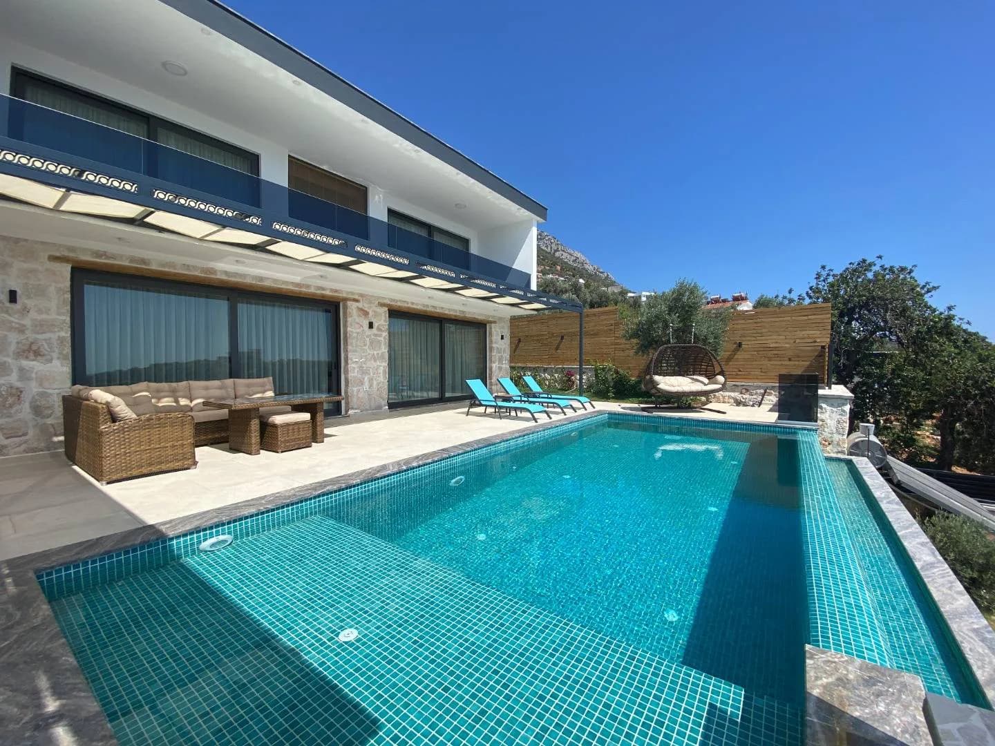 Kaş Bezirgan'da Muhteşem Manzaralı, Özel Havuzlu, Kiralık Villa görsel 2