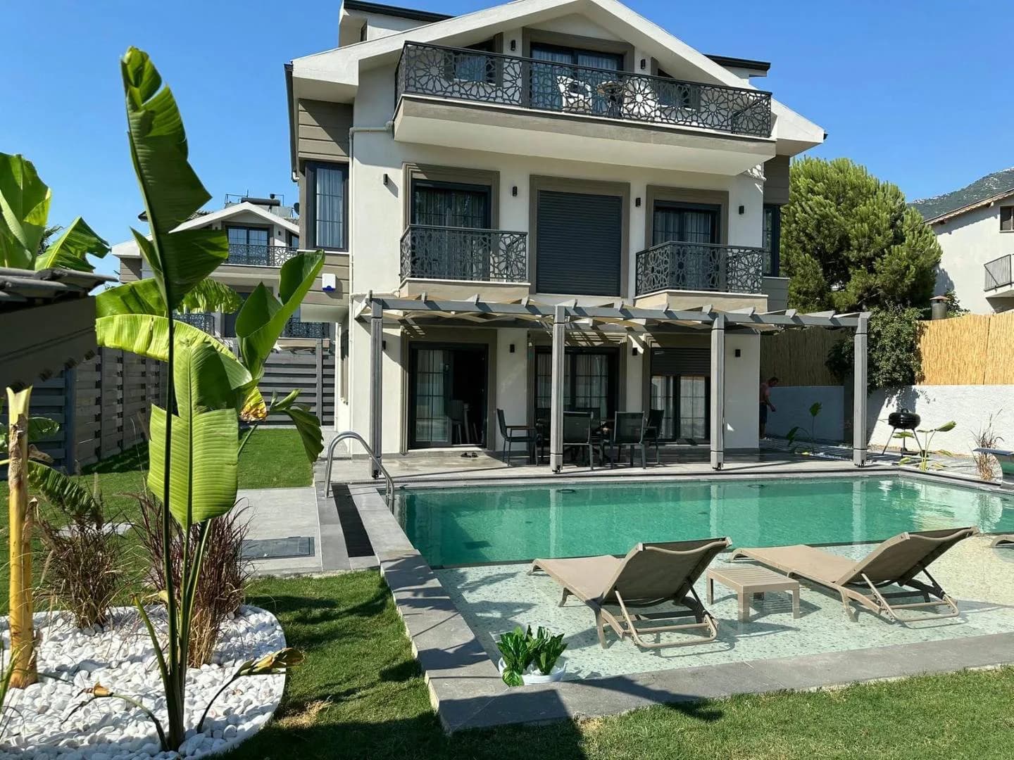 Fethiye Ölüdeniz'de Merkezi Konumda, Özel Havuzlu, Konforlu Villa görsel 1
