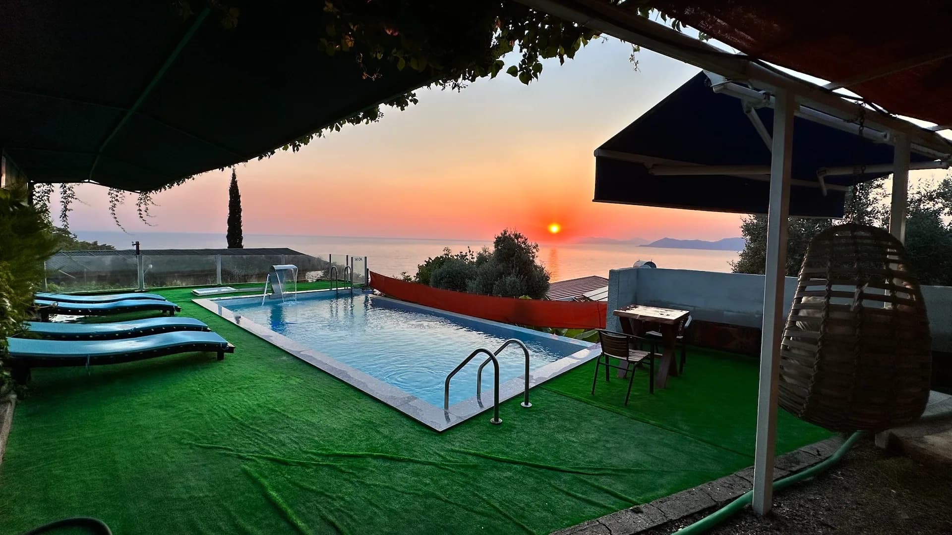 Fethiye Faralya'da Yeşillikler İçerisinde, deniz manzaralı,Isıtmalı Havuzlu, çift havuzlu Villa görsel 1
