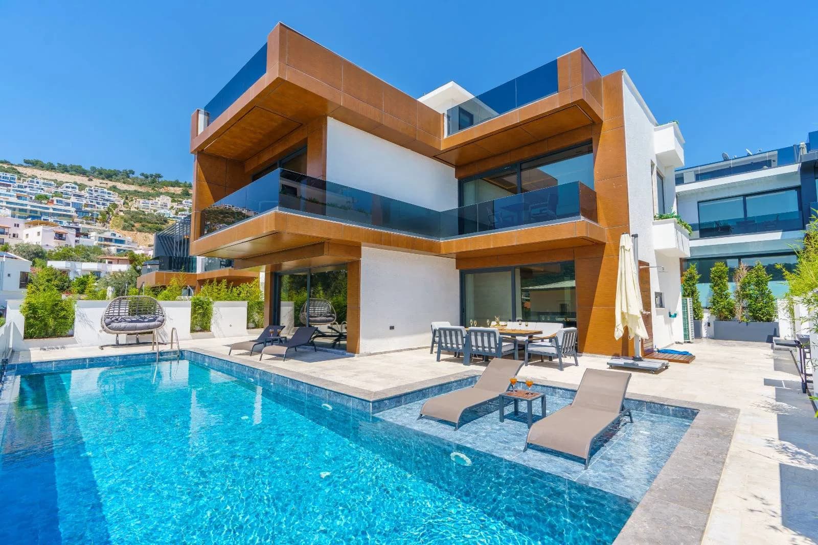 Kaş Kalamar Bölgesinde Deniz Manzaralı, Özel Havuzlu, Lüks Villa görsel 1