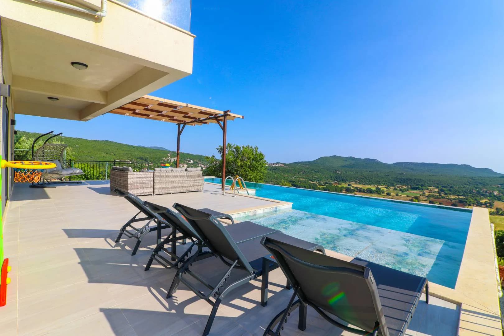 Kaş Andifli'de Muhteşem Doğa Manzaralı, Özel Havuzlu, Kiralık Villa görsel 3