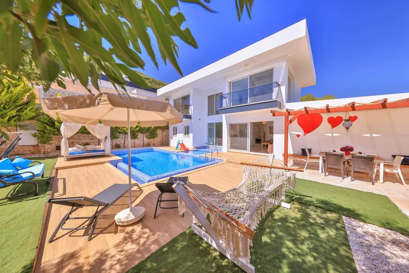Antalya Kaş'da Doğa Manzaralı, Özel Havuzlu, Lüks Villa görsel 1