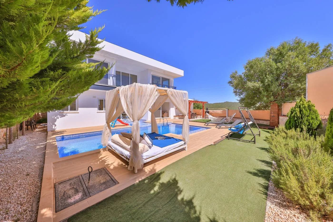 Antalya Kaş'da Doğa Manzaralı, Özel Havuzlu, Lüks Villa görsel 2