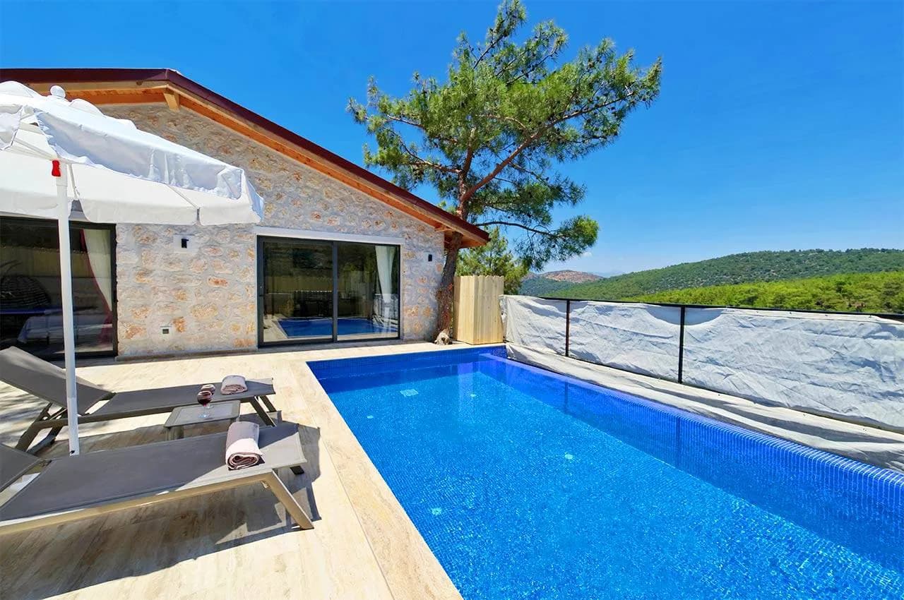 Kaş İslamlar'da Otantik Tasarımlı, Özel Havuzlu, Balayı Villası görsel 2