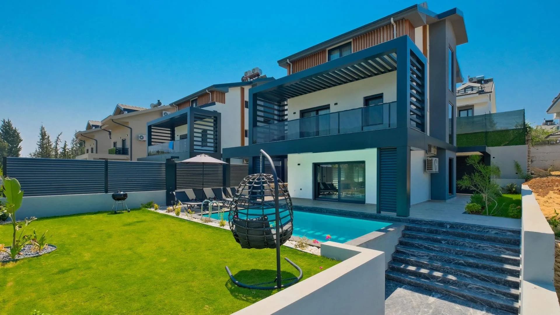 Fethiye Kargı'da Geniş Bahçe İçerisinde, Özel Havuzlu, Modern Villa görsel 1
