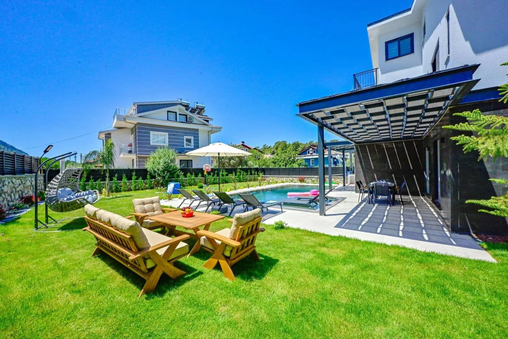 Fethiye Ölüdeniz'de Merkezi Konumda, Özel Havuzlu, 8 Kişilik Villa görsel 3