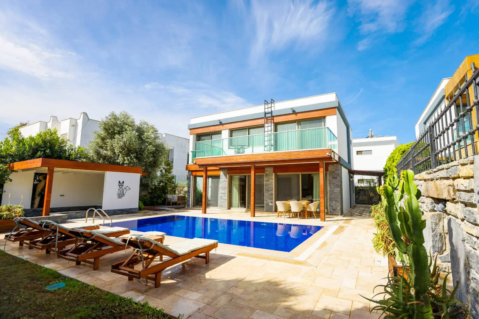 Bodrum Gümbet'te Denize Yürüme Mesafesinde, Özel Havuzlu, Kiralık Villa görsel 1