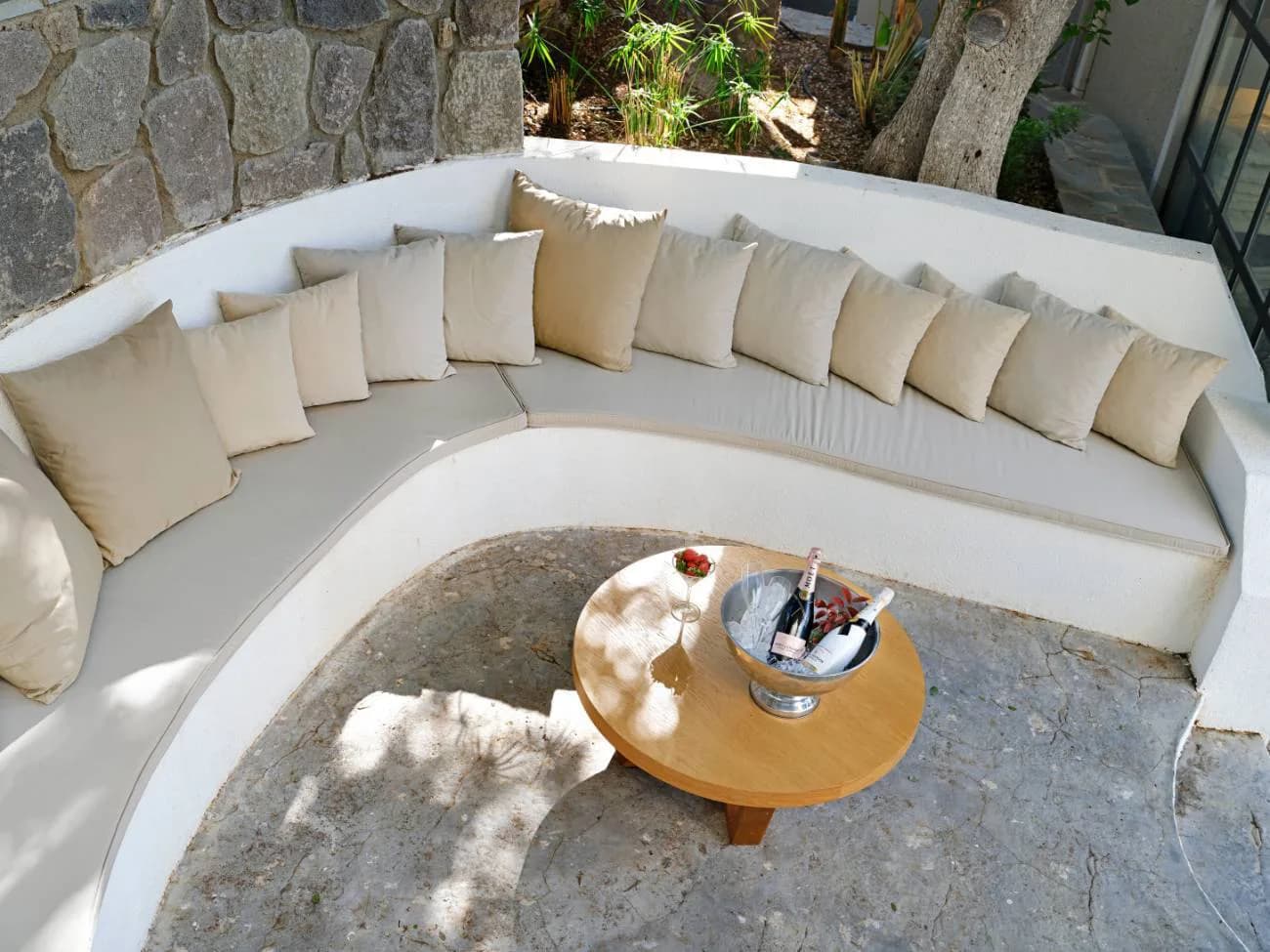Bodrum Bitez'de Konforlu, Havuz ve Bahçe Manzaralı, 1+1 Suite Daire görsel 3