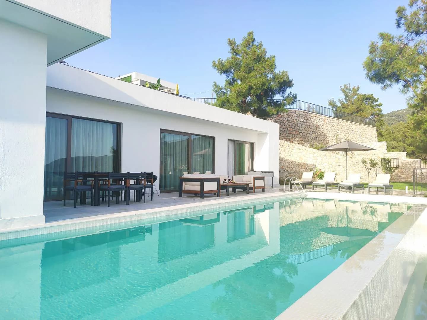 Kaş İslamlar'da Çekirdek Ailelere Uygun, Özel Havuzlu Modern Villa görsel 3