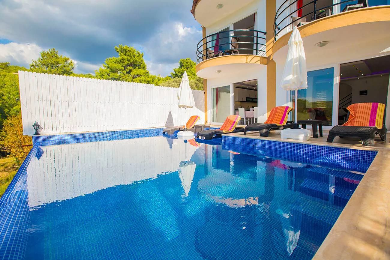 Kaş İslamlar'da Sakin Konumda, Özel Havuzlu, 4 Kişilik Villa görsel 2