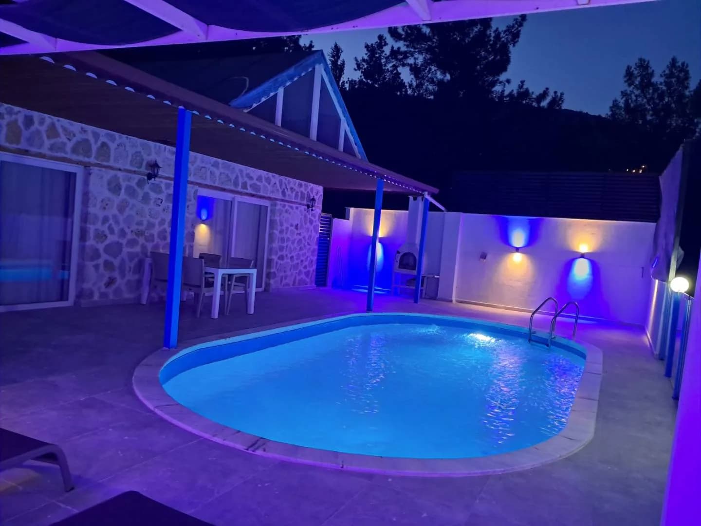 Kaş İslamlar'da Huzurlu Konumda, Özel Havuzlu, 4 Kişilik Villa görsel 3