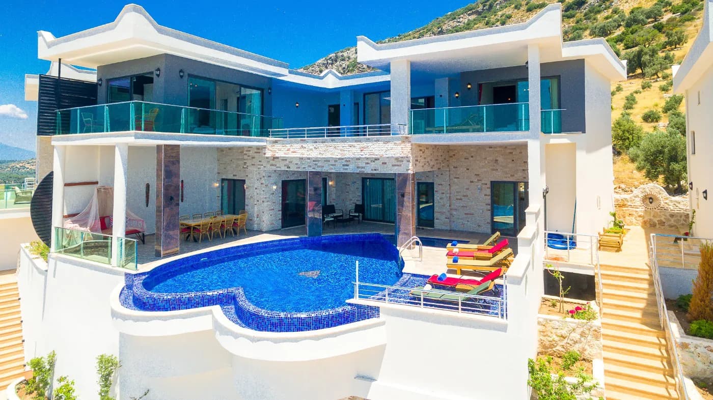 Kaş İslamlar'da Muhteşem Tasarıma Sahip, Sonsuzluk Havuzlu, Lüks Villa görsel 1
