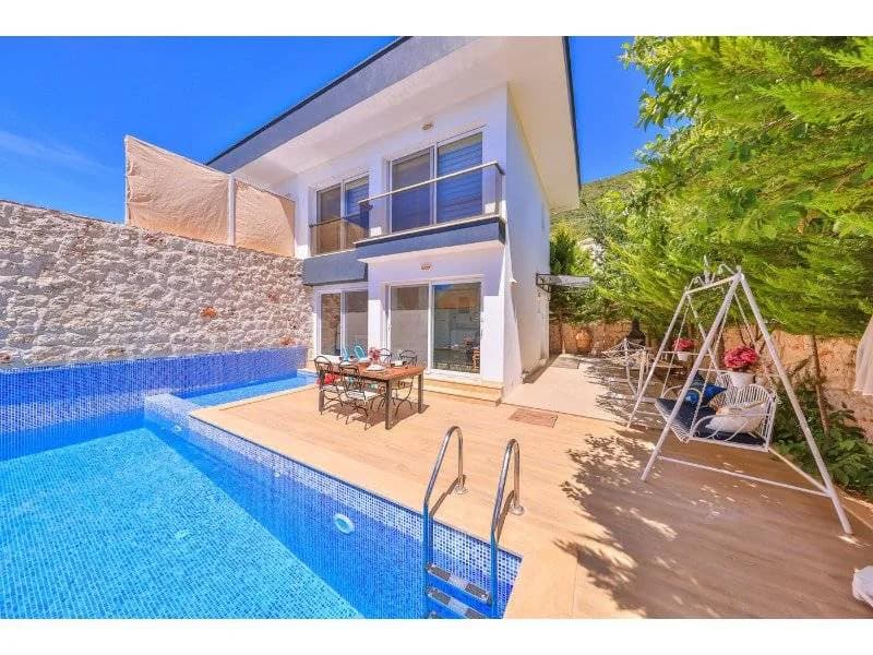Antalya Kaş'ta Modern Tasarımlı, Özel Havuzlu, Jakuzili Kiralık Villa görsel 1