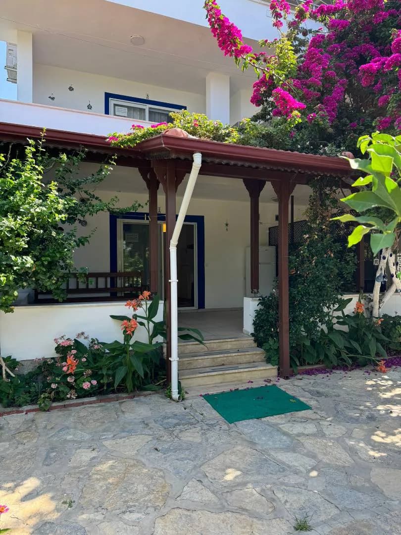 Muğla Bodrum'da Denize Yakın Mesafede, Bahçeli, Konforlu 1+1 Suit görsel 1