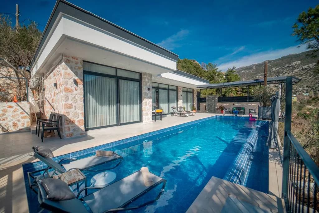 Kaş İslamlar'da Doğayla Baş Başa, Özel Havuzlu, Lüks Villa görsel 1