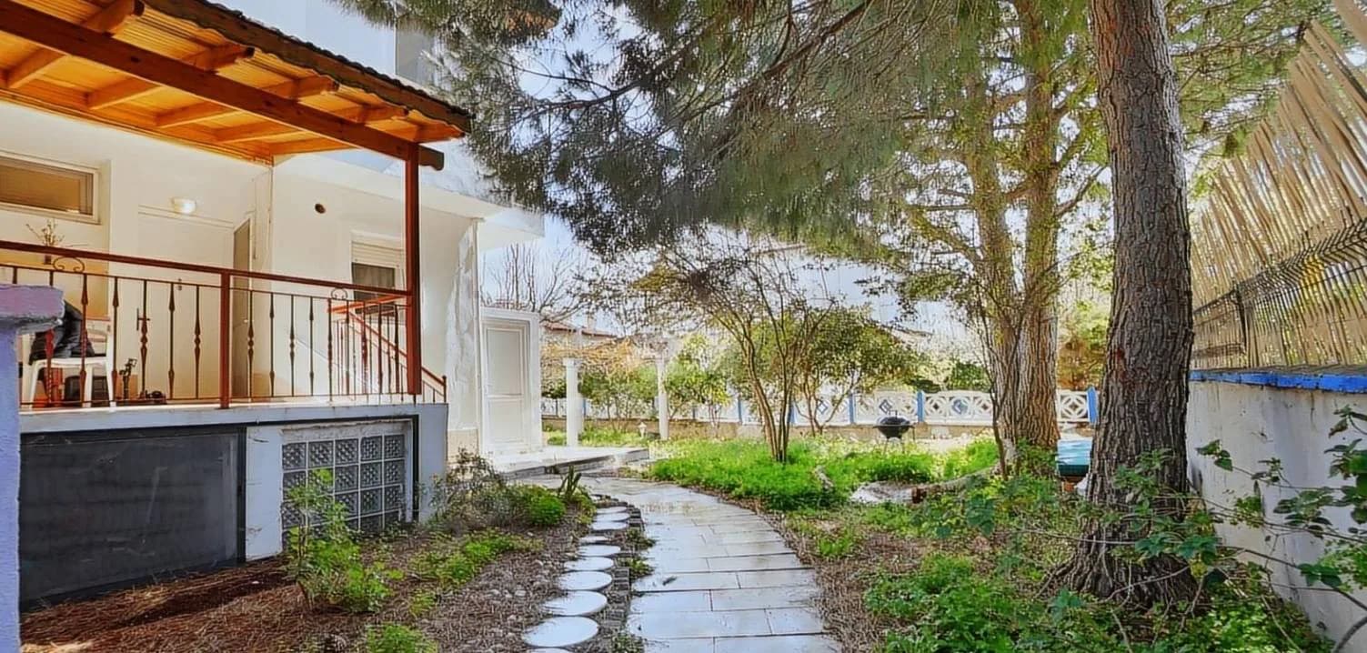 İzmir Çeşme'de Denize Yakın Konumda, Müstakil Bahçeli, 2 Katlı Villa görsel 3
