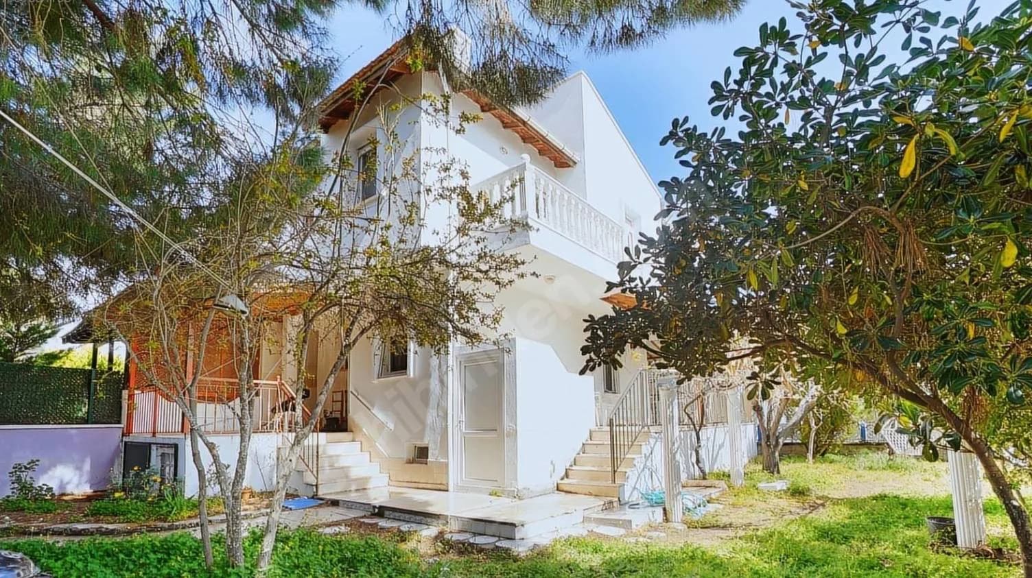İzmir Çeşme'de Denize Yakın Konumda, Müstakil Bahçeli, 2 Katlı Villa görsel 2